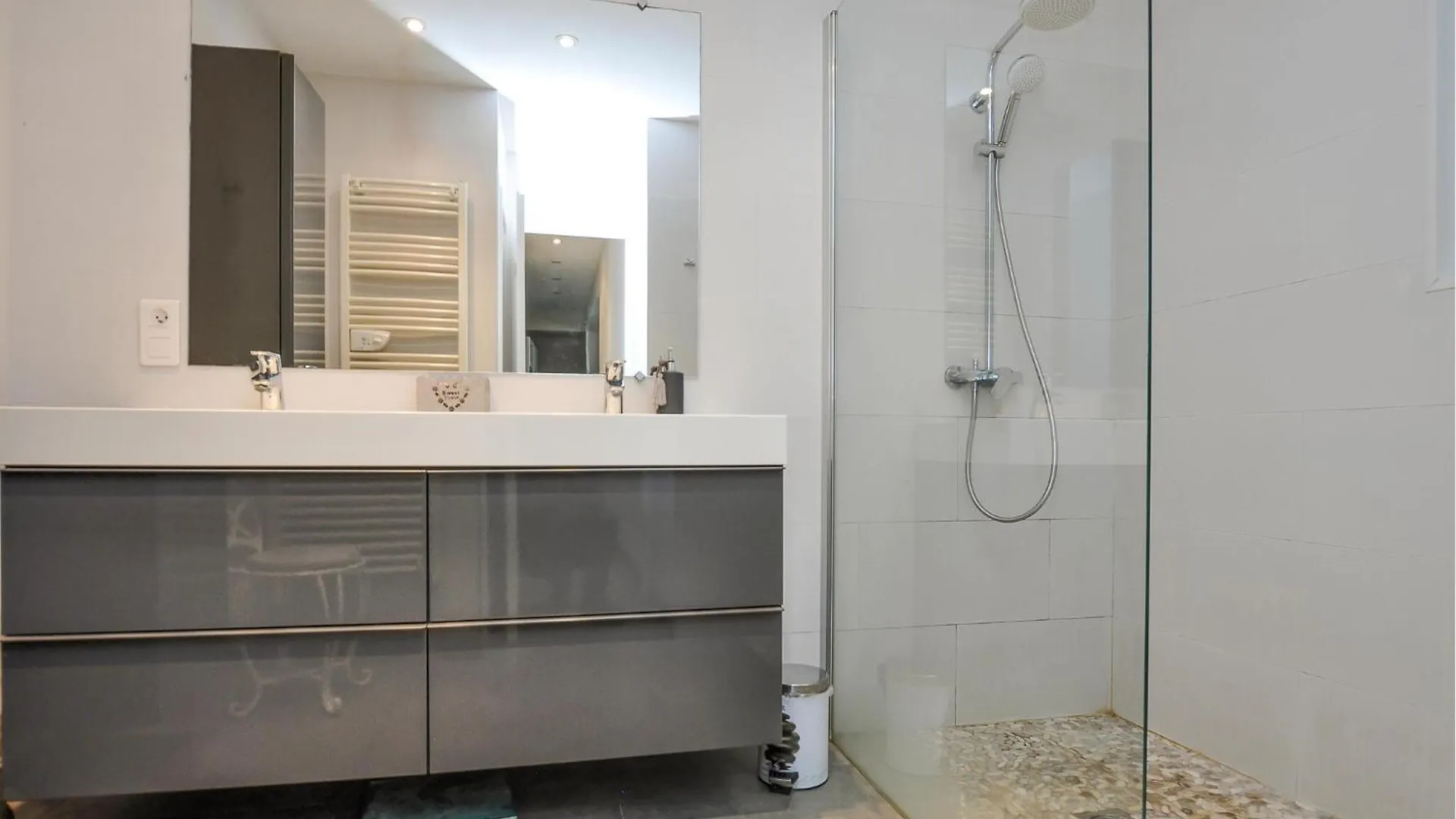 Gorgeous Apartment In Saint-Jeannet With Kitchen  Saint-Jeannet (Alpes-Maritimes)