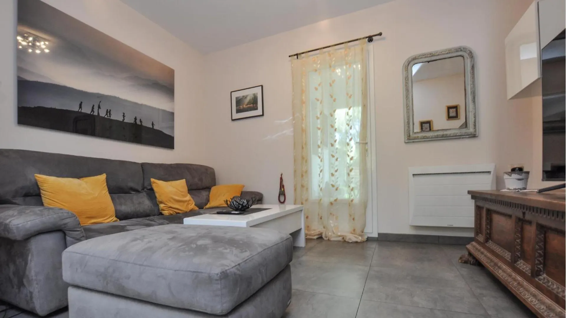 Gorgeous Apartment In Saint-Jeannet With Kitchen