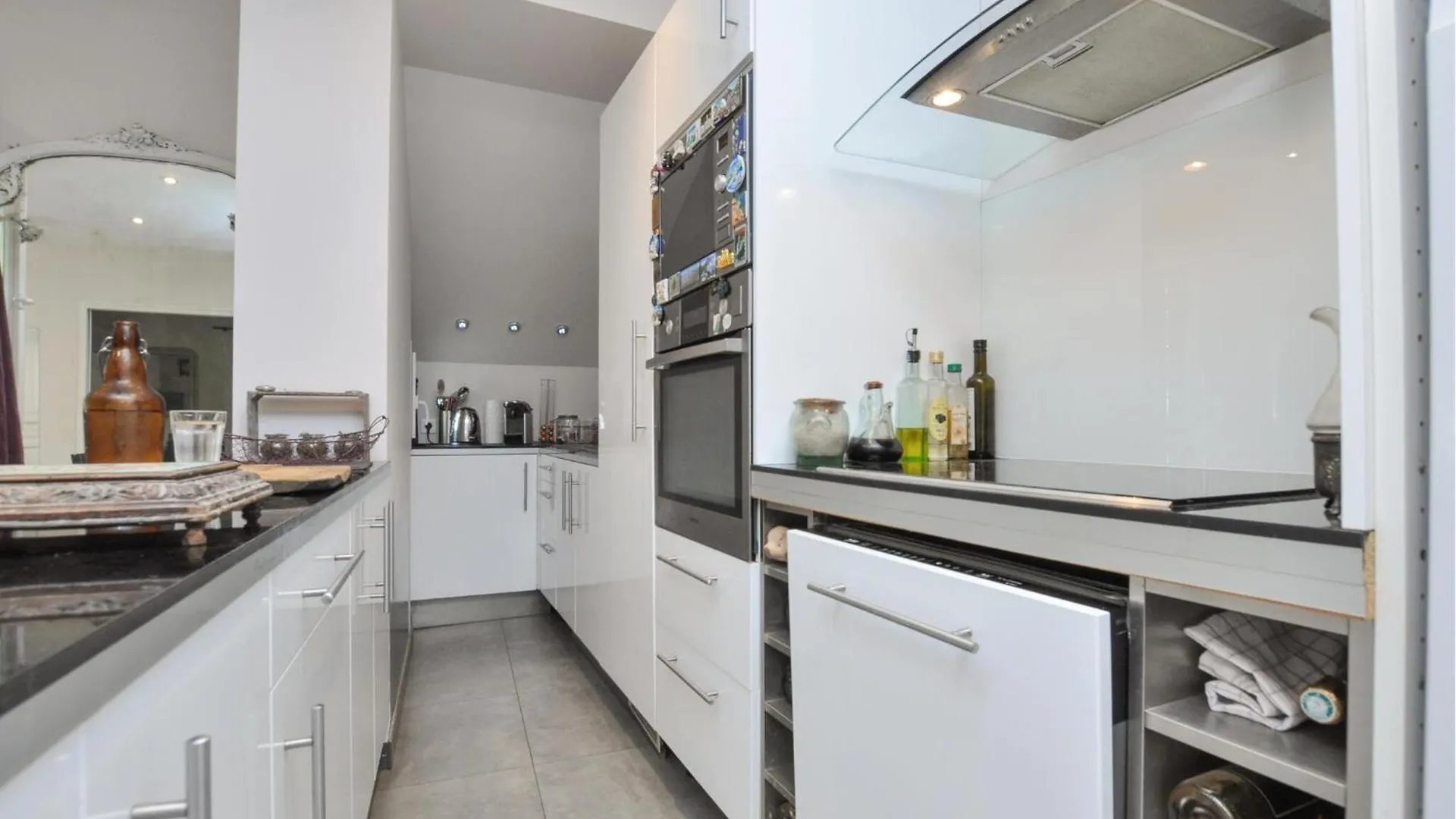Gorgeous Apartment In Saint-Jeannet With Kitchen